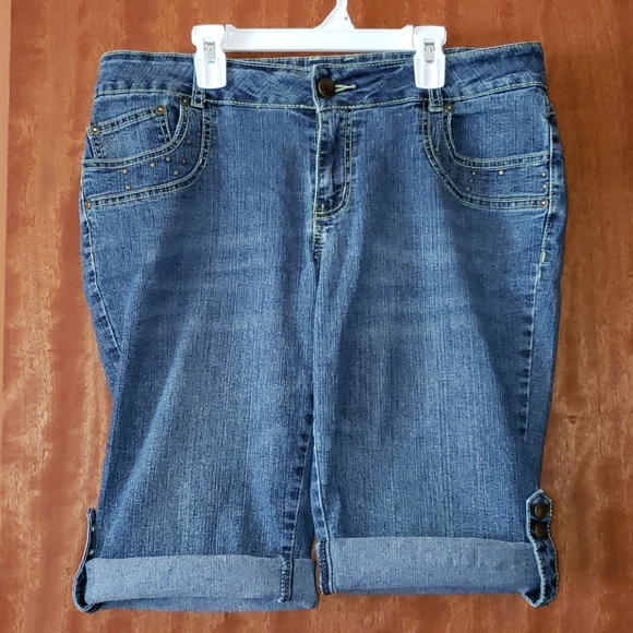 Cute Roll Up Jean Shorts - Picture 1 of 8